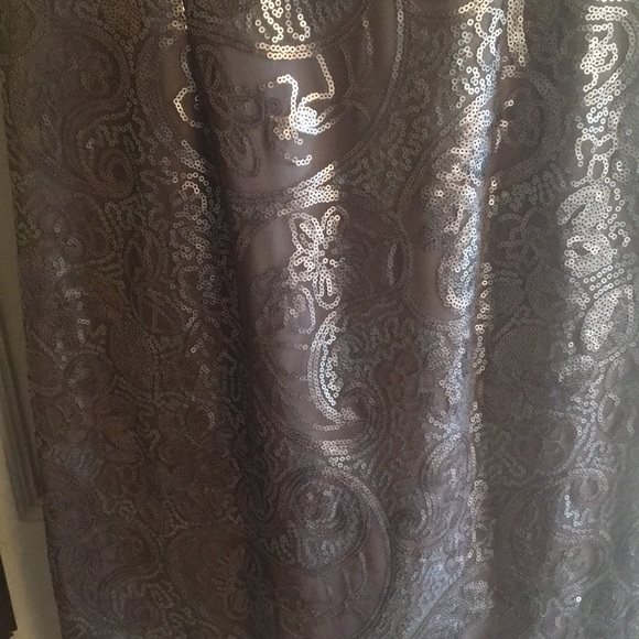 🔻Banana Republic Sequin Shift Dress - Picture 3 of 11